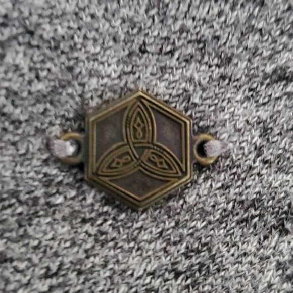 Gray Distressed Hoodie Hooded Sweatshirt Facile BKE Woman's Women's Size Small - Picture 8 of 11